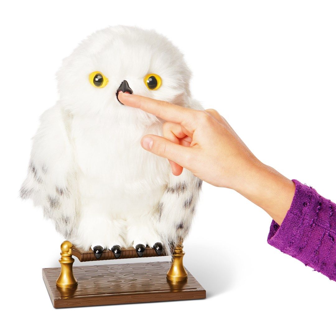 PROMO Wizarding World Interactive Owl Hedwig 6061829 p1 Spin Master_5